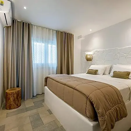 Euphoria And Hotel 4*